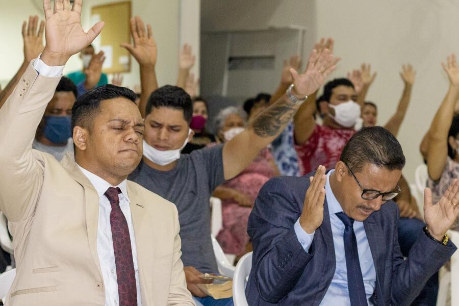 Pastor Eduardo Souza Pregando e Ensinando