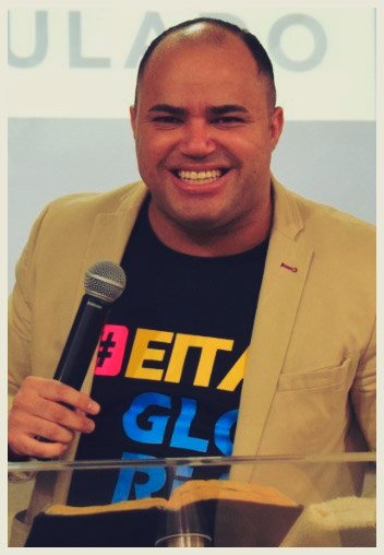 Pastor Alex Martins Pregando e Ensinando Pastor Alex Martins Pregando e Ensinando