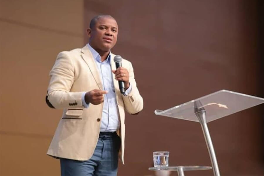 Pr. Maurinho Ferreira Pregando e Ensinando