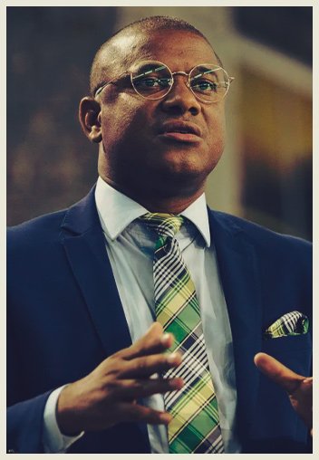 Pr. Maurinho Ferreira Pregando e Ensinando